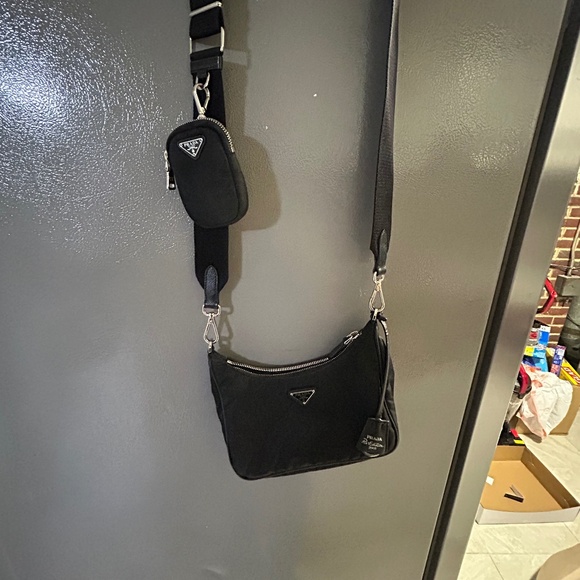Prada bag - Picture 1 of 9
